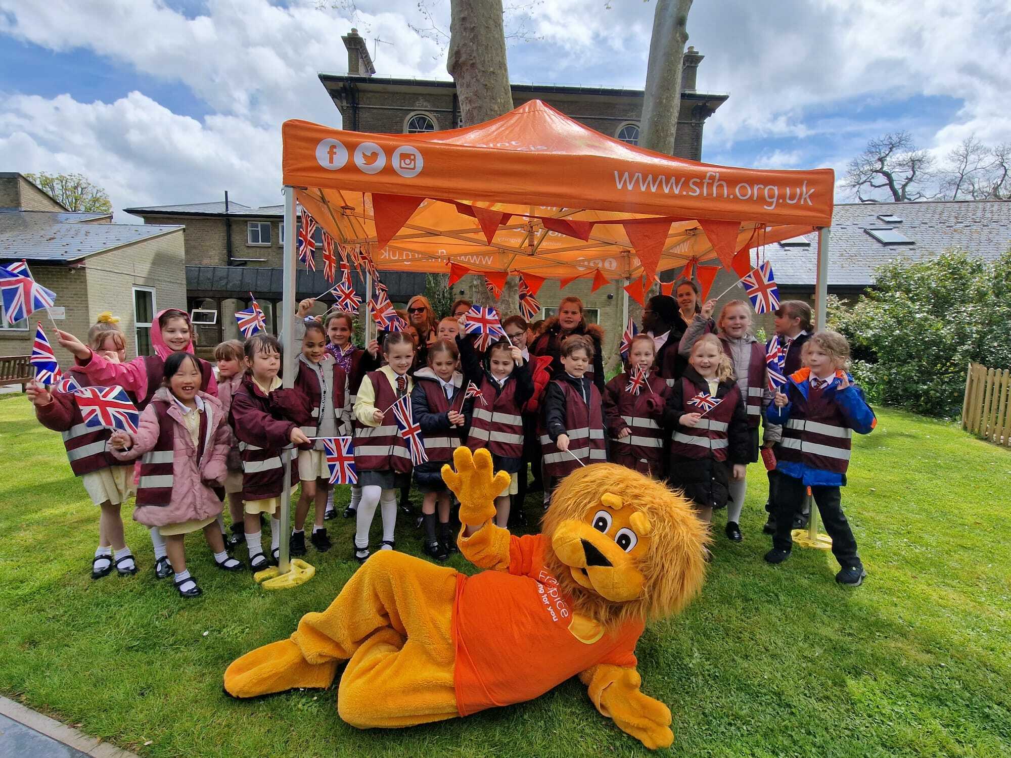 Dame Tipping Primary School with hospice mascot Frankie