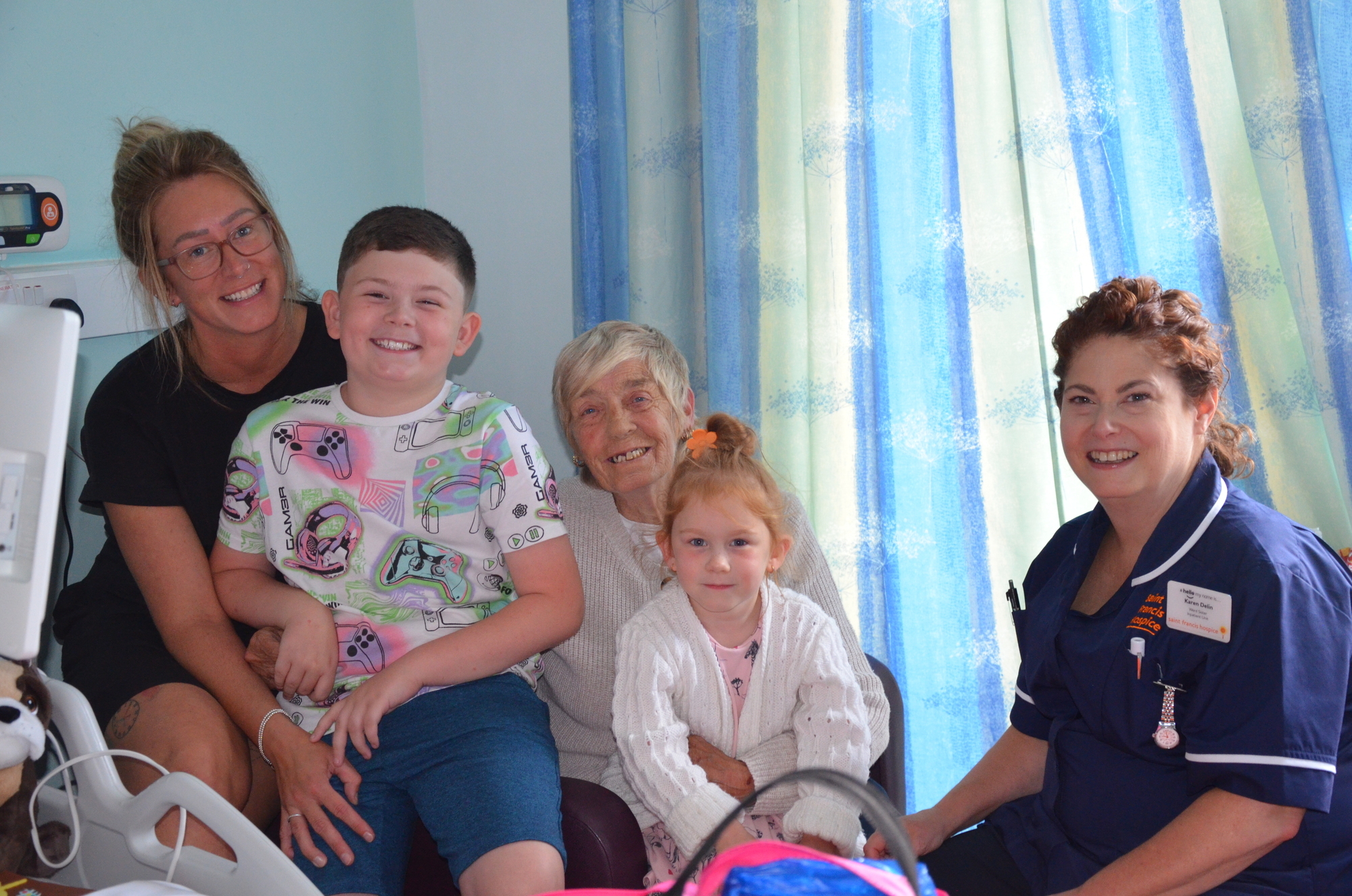 Jackie with her daughter, grandchildren and Karen Delin