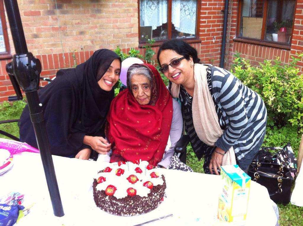 Banu with her daughter Aaisha Menon and grand daughter Zenab Khan at her birthday in the Springfield