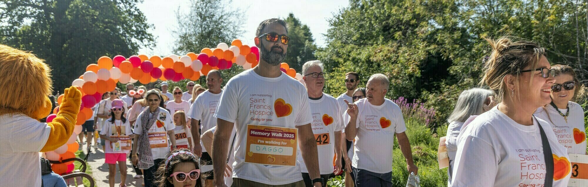 Start of Memory Walk - Off they go! (1) (cropped) (cropped)